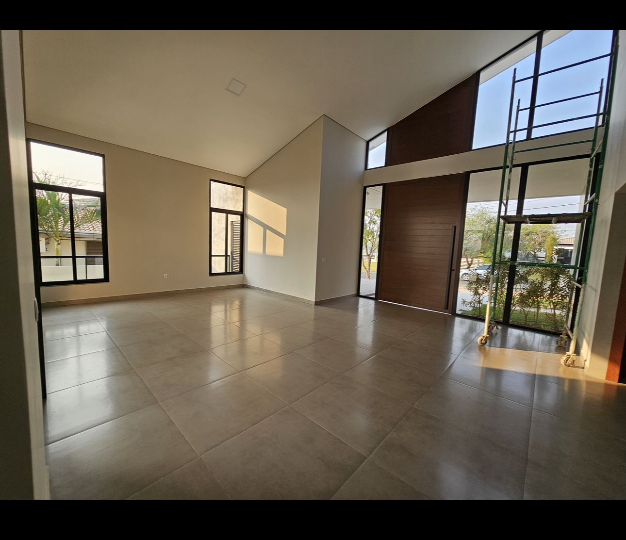  VENDO CASA NOVA NO CONDOMÍMIO ERMITAGE 